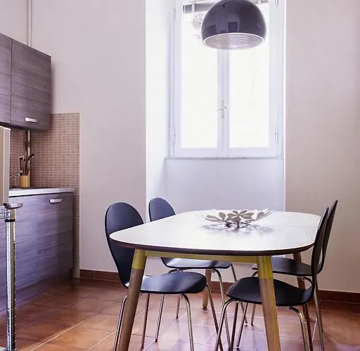 Trasteverehome - Colorful And Relaxing Apartment In Trastevere * Рим